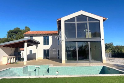 Poreč, Istrien: Moderne Luxusvilla im Grünen