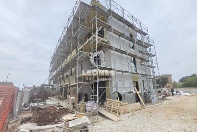 Stanovanje v novogradnji 600 m od morja in plaže v bližini Umaga