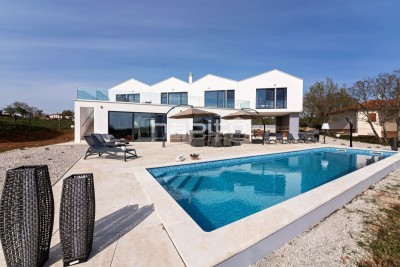 Porec Gebiet – Schöne, luxuriöse Villa mit 6 Schlafzimmern und Swimmingpool