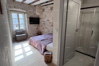 Bale – potpuno renovirana kamena kuća u centru, 116 m²