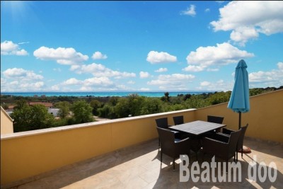 Kuća sa dva apartmana,kompletno namještena,pogled na more,Novigrad