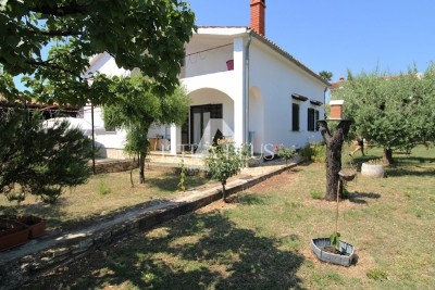 Tar,Vabriga  - Prekrasna obiteljska kuća prizemnica  1km do mora