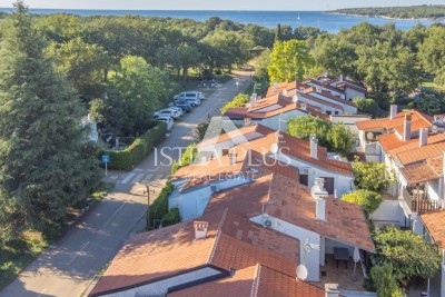 Ekskluzivno! Červar-Porat / mediteranska kuća-prizemnica , 200 m od mora , Poreč okolica