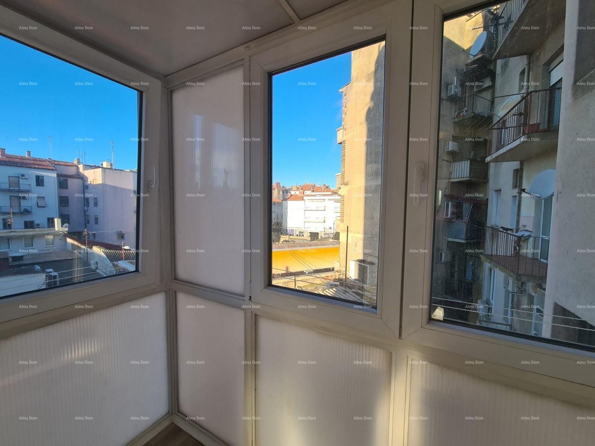 Pula – renovierte Zwei-Zimmer-Wohnung im Zentrum, 72,83 m²