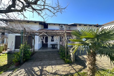 Istrien, Umag, Umgebung - Doppelhaushälfte in ruhiger Lage, 300 m vom Meer entfernt