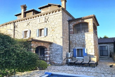 Kamena vila s bazenom i wellnessom – okolica Poreča- prodaja