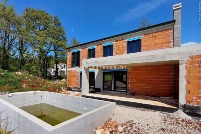 Istrien, freistehendes Haus von 169 m2 mit Swimmingpool im Bau