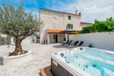Casa in pietra completamente ristrutturata, ultima della fila