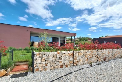 Zentralistrien, wunderschönes Erdgeschosshaus mit Pool, umgeben von Natur