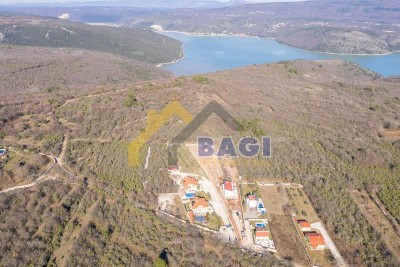Rakalj – Großzügiges Baugrundstück mit Meerblick, 1005 m²