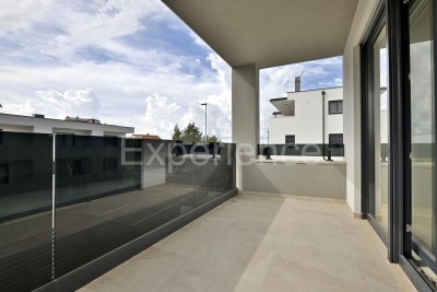 Istria, Umago - a circa 2 km dal mare, appartamento in un edificio nuovo, 1. piano