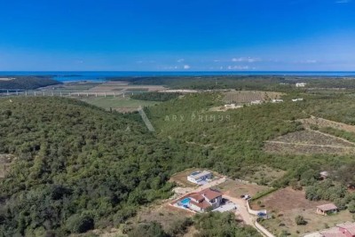 Villa in a beautiful location with open sea view