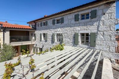 Istrien, Poreč : Steinhaus mit Panorama-Meerblick