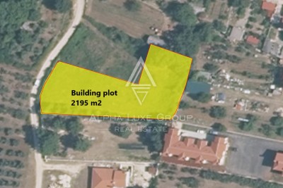 Brtonigla, Istria: Prime building land 5 km from the sea