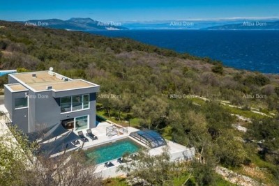 Blizina Labina! Modern villa med uppvärmd pool och havsutsikt