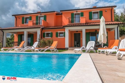 ISTRA,LABIN, MEDITERANSKA VILLA S DVIJE STAMBENE JEDINICE I BAZENOM, EKSKLUZIVNO