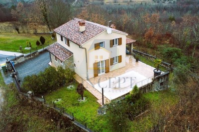 Charming Family House with Swimming Pool and Garden in an Idyllic Location Between Labin and Pazin!