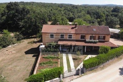 Kuća u okolici Buja