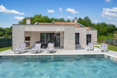 Istrien, Labin, Modernes haus mit pool inmitten der natur