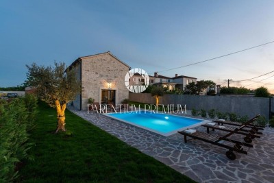 Renoviertes Steinhaus in einer ruhigen Gegend