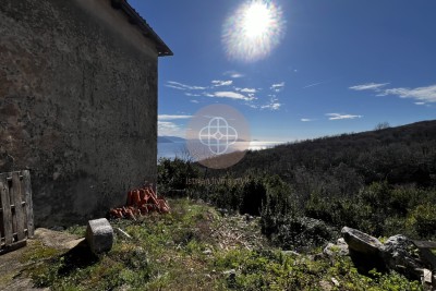 Unverbaubarer Meerblick mit Steinhaus zur Renovierung **TOP**