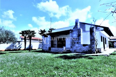Novigrad-okolica, kuća prvi red do mora