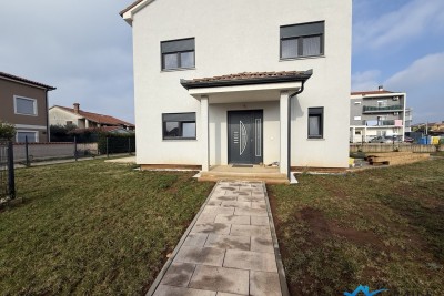Detached house near the sea in Fažana