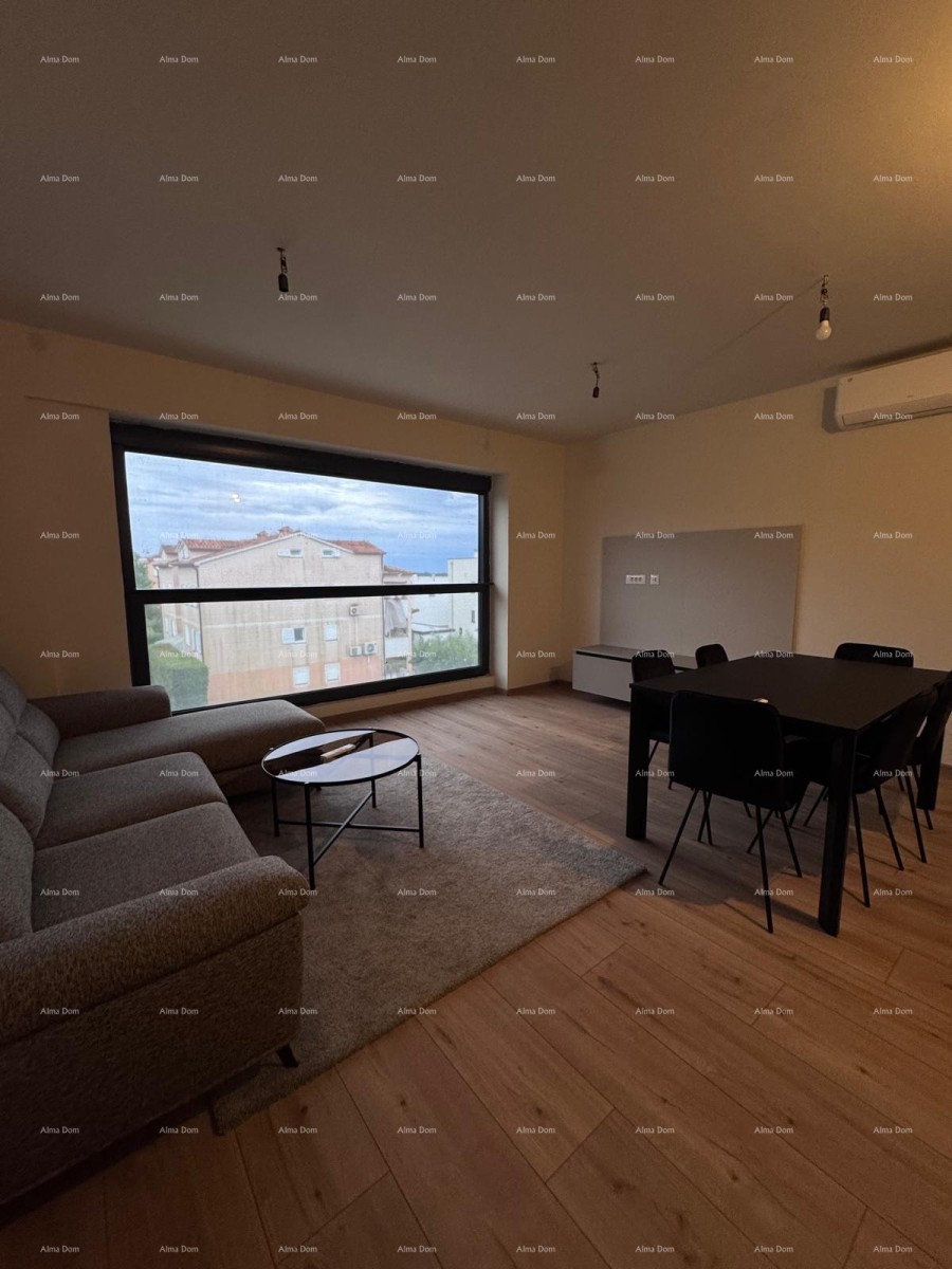 MÖBLIERTE WOHNUNG IN NEUBAU MIT GARAGENSTELLPLATZ – POREČ (VELI MAJ)