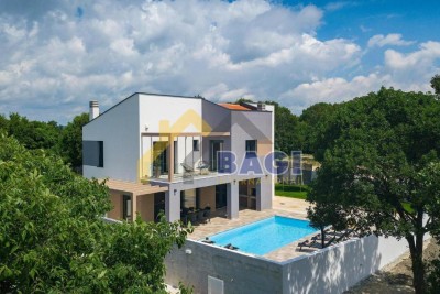 Čudovita vila z bazenom na griču – Barban