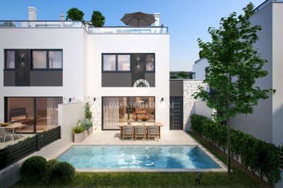 Poreč - Moderna hiša dvojček na iskani lokaciji - v fazi gradnje