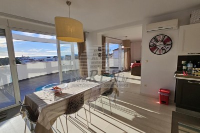 Stanovanje v Novigradu s čudovitim pogledom na morje