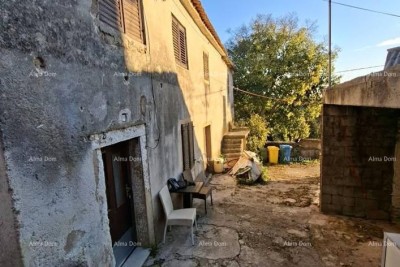 Stara kamena kuća s okućnicom, blizu Pazina