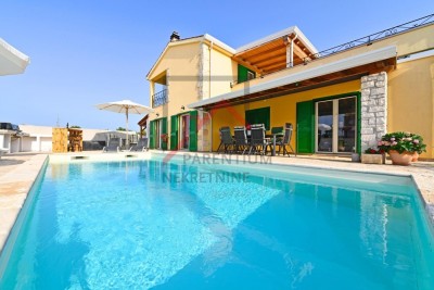 STRIA, near Poreč: house with swimming pool + apartment!