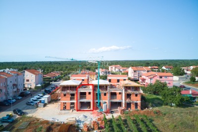 Neues Reihenhaus mit traditionellen Elementen in der Nähe der Stadt Poreč