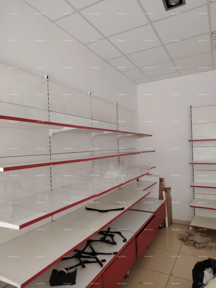 Gewerbefläche 55 m², Erdgeschoss, Zentrum von Pula