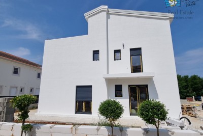 Doppelhaushälfte mit 200 m2 Garten, 3 km vom Meer entfernt!!