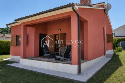 Poreč, okolica - čudovita družinska hiša 148 m² z urejenim vrtom