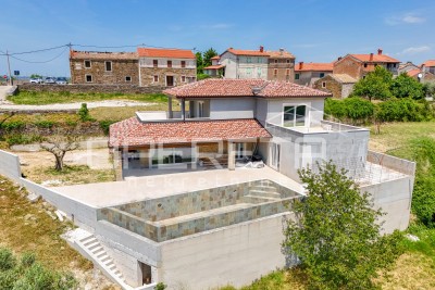 Istra, Momjan- Samostojeća kuća, s predivnim otvorenim pogledom