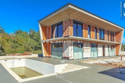 Istra, moderna samostojna hiša 243 m2 z bazenom 36 m2 v okolici Poreča - v gradnji - v fazi gradnje