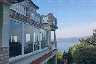 Apartmanska kuća s pogledom na more