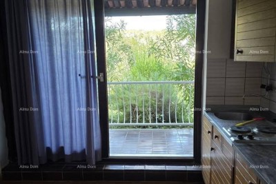 Apartman na odličnoj lokaciji – Duga Uvala, 150 m od mora!