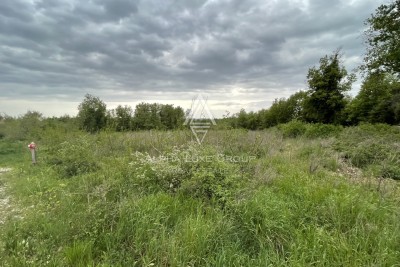 Istra, Sveti Lovreč: Gradbeno zemljišče blizu Poreča