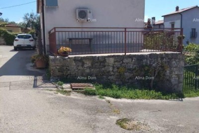 Brtonigla, Samostojeća kuća s okućnicom – za renovaciju