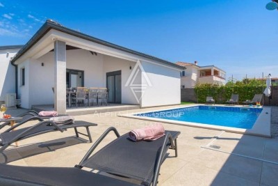 Istrien, Pula, Moderne ebenerdige Villa mit Pool in der Nähe des Stadtzentrums