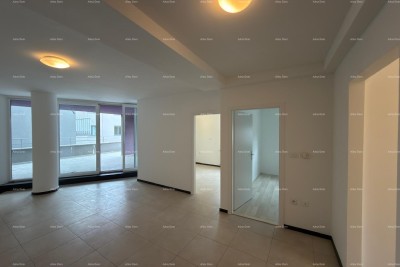 Posizione top! Vendita di un appartamento nelle immediate vicinanze del centro città, Pola!