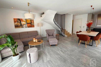 Modernes Reihenhaus mit Swimmingpool, Vabriga