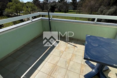 Medulin, Wohnung mit Galerie, 2. Stock, Parkplatz, 400 m vom Meer