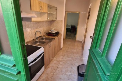 Prodaja - Prekrasna, renovirana istarska kuća u centru, Marčana!