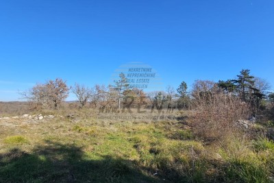 Terreno in cima ad una collina con una bellissima vista