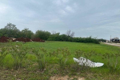 POREČ, PRODAJE SE GRAĐEVINSKO ZEMLJIŠTE S POGLEDOM NA MORE